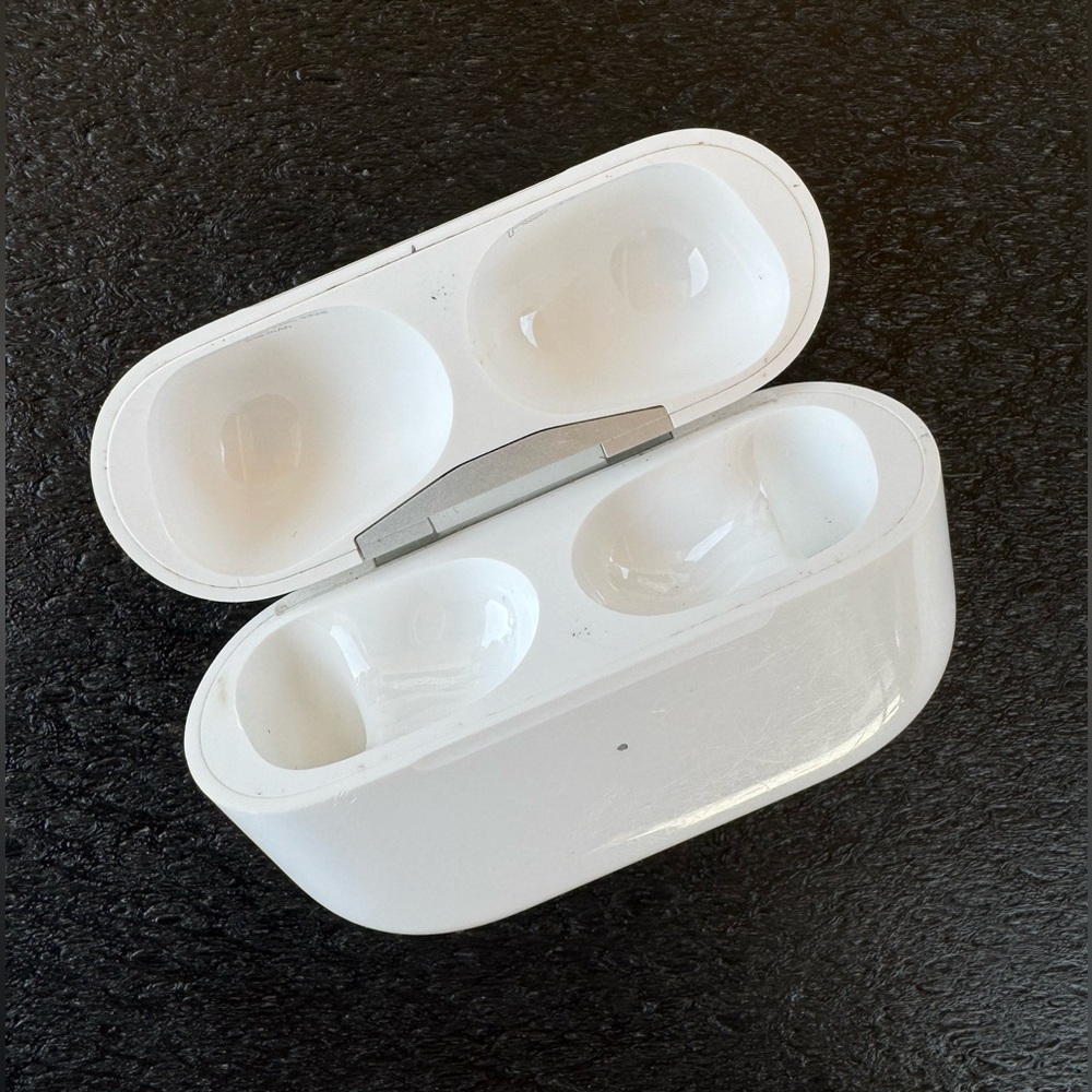 AirPods Pro 3rd Gen CASE ONLY